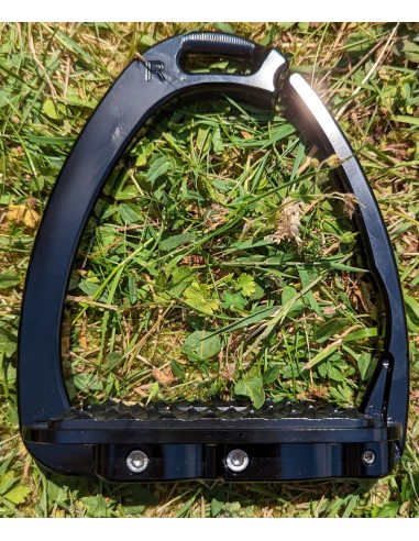 Etriers de sécurité Venice Dressage Sloped Tech Stirrups