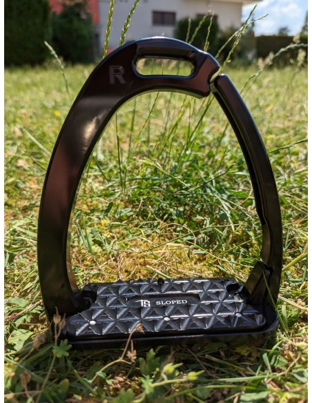 Etriers de sécurité Venice Dressage Sloped Tech Stirrups