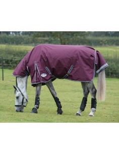 Couverture imperméable 220gr  avec couvre-cou amovible Weatherbeeta. 2