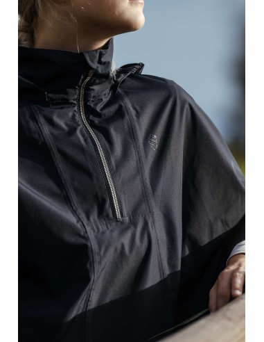 Cape de pluie Cavalière noire Elfida Samshield - détail du col